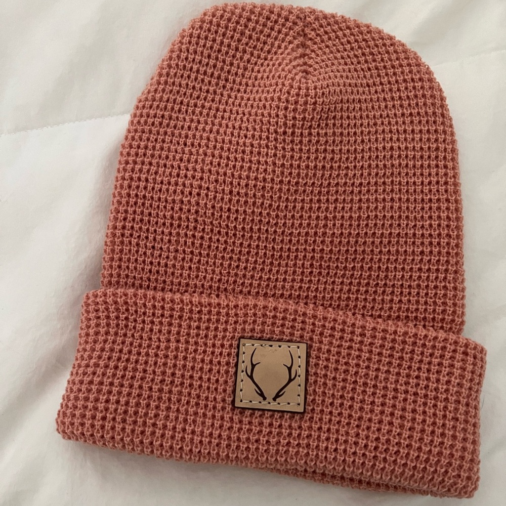 Eva Shockey blush coloured toque.